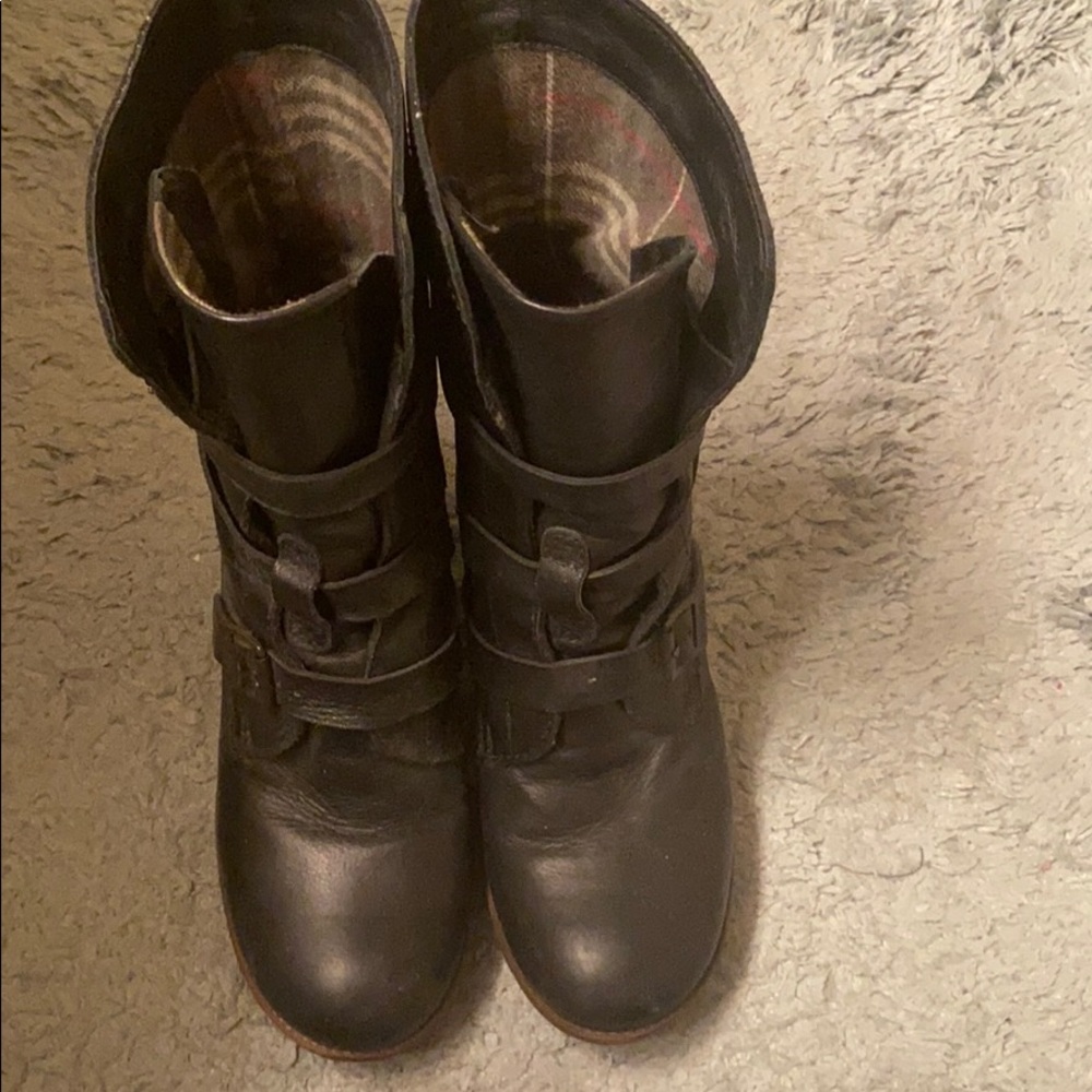 Kickers black buckled boots size 40